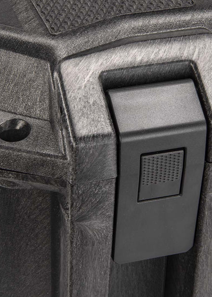 Pelican V525 Vault Rolling Case